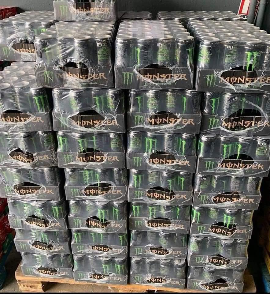 Mixed energy drink pallet containing Red Bull, Monster and Hell Energy brands for flexible wholesale orders – Woove GmbH Germany